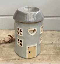 Load image into Gallery viewer, Pottery House wax burner - Grey
